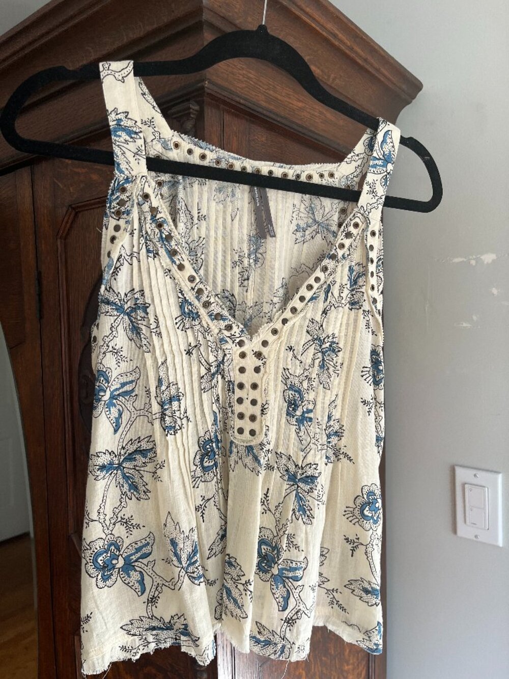 Anthropologie sleeveless top